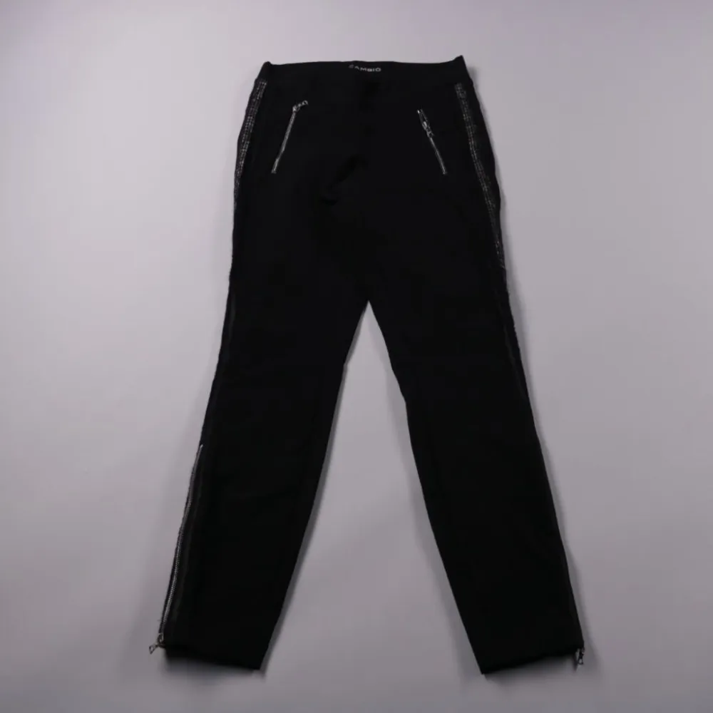 251206104-1